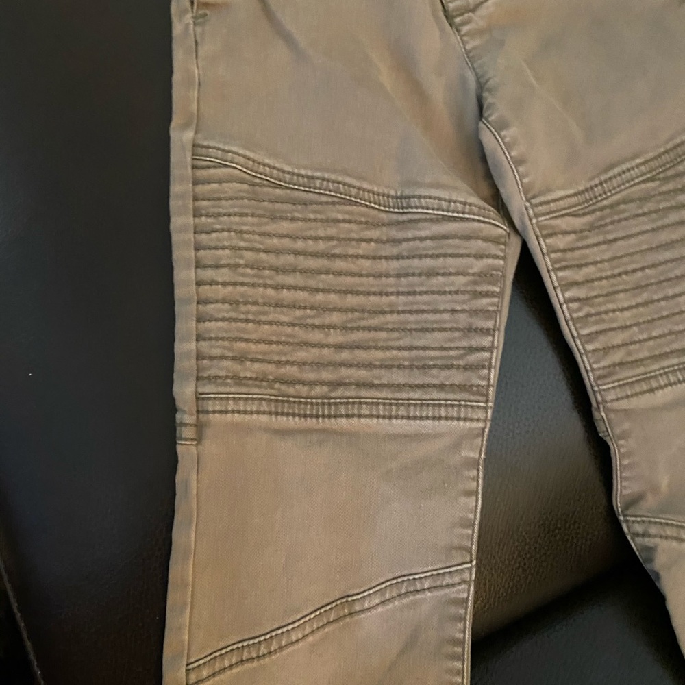 GAP Boy green pants size small 7-8